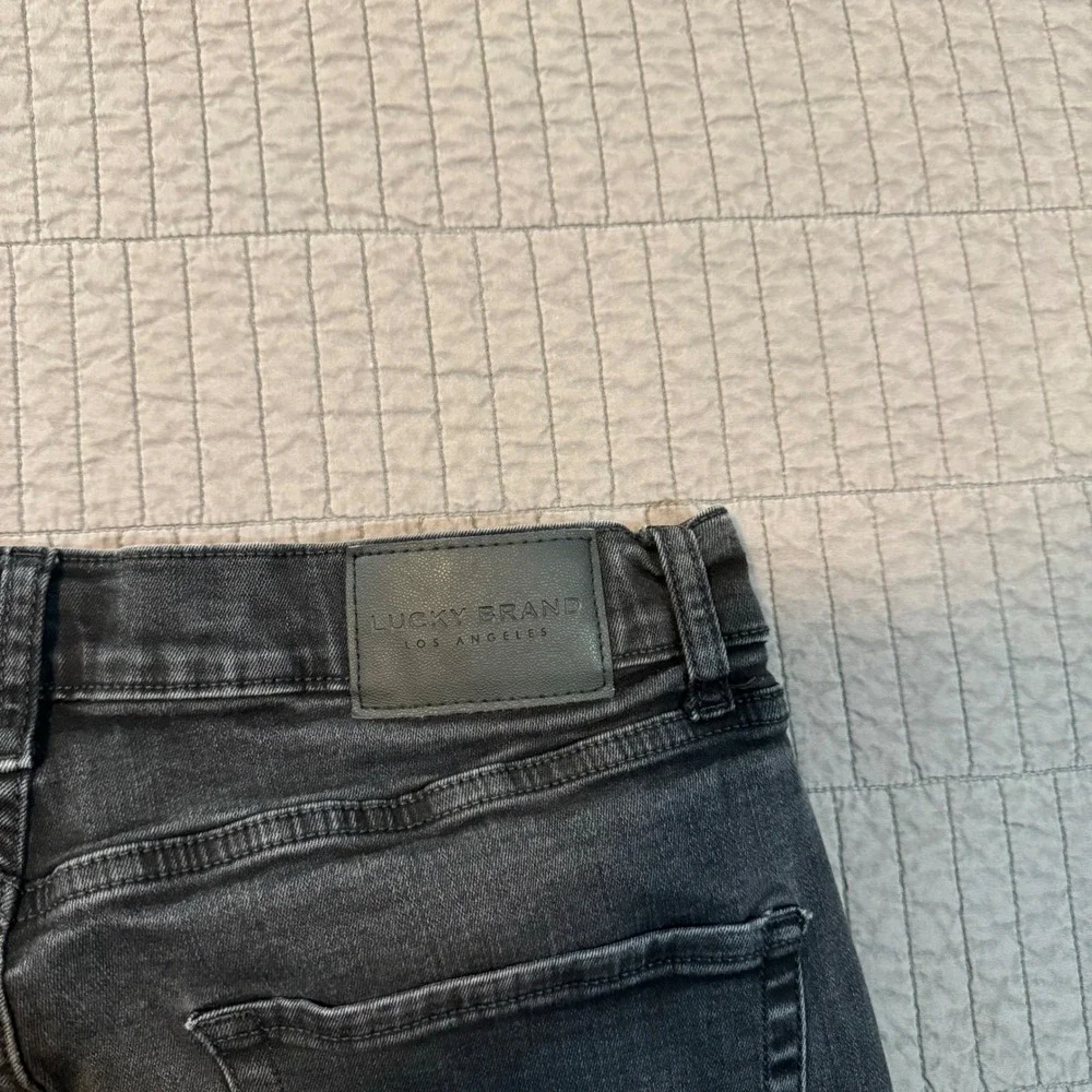 Lucky Brand Jeans Men's 34x30‎ (33x29) Black 410 Athletic Straight Stretch Faded